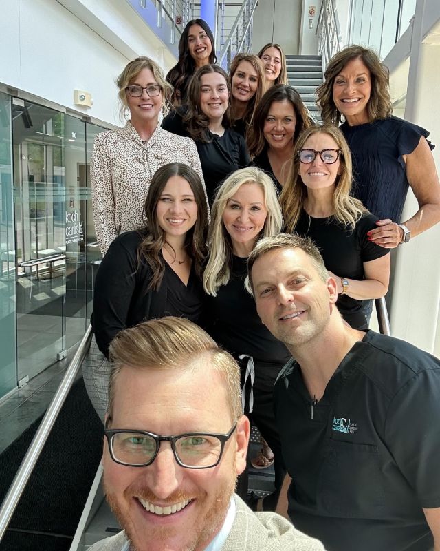 Celebrating #NationalSelfieDay with a few of our awesome K+C crew! ♥️

Happy Friday everyone!